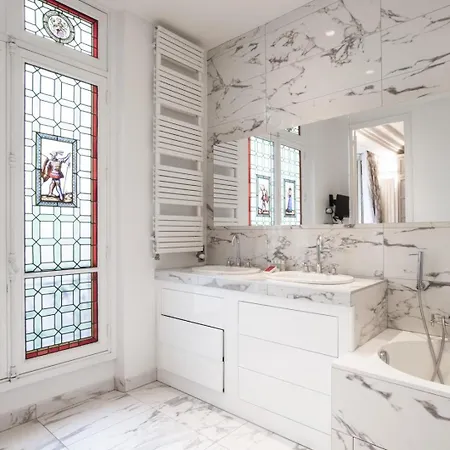 Deluxe St Germain Apartment